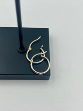 Load image into Gallery viewer, 10K Hoop Earrings