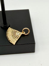 Load image into Gallery viewer, 10K Asian Fan Pendant