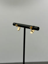 Load image into Gallery viewer, 10K Tri-Gold Earrings