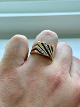 Load image into Gallery viewer, 10K Diamond Ring