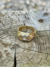 Load image into Gallery viewer, 10K Diamond ring