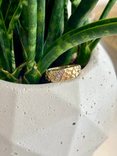 Load image into Gallery viewer, 14K Nugget Diamond Ring
