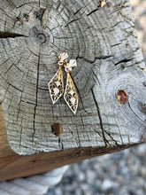 Load image into Gallery viewer, 10K Dangle Earrings