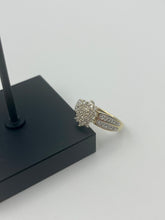 Load image into Gallery viewer, 10K Diamond Cluster Ring