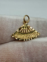 Load image into Gallery viewer, 10K Asian Fan Pendant