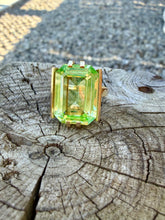 Load image into Gallery viewer, 14K Uranium Glass Ring