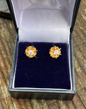 Load image into Gallery viewer, 14K Diamond Flower Earrings