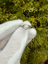 Load image into Gallery viewer, 18K WG Diamond Ring