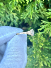 Load image into Gallery viewer, 10K Diamond Cluster Ring