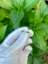 Load image into Gallery viewer, 10K Diamond Ring