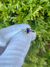 Load image into Gallery viewer, 10K Sapphire Ring