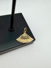 Load image into Gallery viewer, 10K Asian Fan Pendant