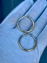 Load image into Gallery viewer, 10K Two-Tone Hoop Earrings