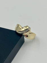 Load image into Gallery viewer, 10K Diamond Ring