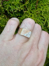 Load image into Gallery viewer, 10K Diamond Ring