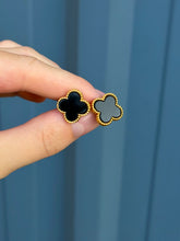 Load image into Gallery viewer, 18K Clover Earrings