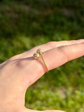 Load image into Gallery viewer, 18K Diamond-Cut Ring