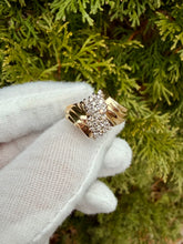 Load image into Gallery viewer, 10K Diamond Cluster Ring