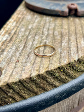 Load image into Gallery viewer, 18K Band