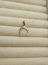 Load image into Gallery viewer, 14K Horseshoe Pendant