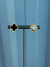 Load image into Gallery viewer, 18K Clover Earrings