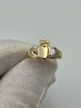 Load image into Gallery viewer, 9CT Claddagh Ring