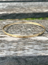 Load image into Gallery viewer, 10K Yellow Bangle