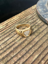 Load image into Gallery viewer, 10K Diamond Ring