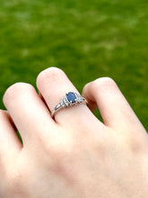 Load image into Gallery viewer, 10K Sapphire Ring