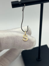 Load image into Gallery viewer, 10K Letter Charms