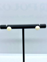 Load image into Gallery viewer, 14k Quartz Earrings