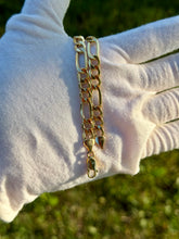 Load image into Gallery viewer, 10K Figaro Bracelet
