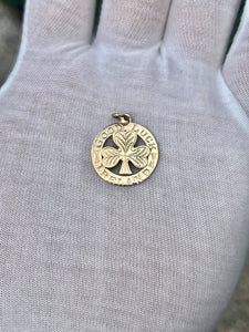 9K Ireland Clover Pendant