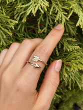 Load image into Gallery viewer, 10K Arrow Ring
