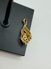 Load image into Gallery viewer, 10K Diamond Pendant

