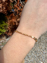 Load image into Gallery viewer, 10K Figaro Bracelet
