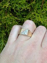 Load image into Gallery viewer, 10K Diamond Ring
