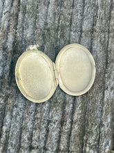 Load image into Gallery viewer, 10K Vintage Locket
