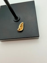 Load image into Gallery viewer, 10K Diamond Pendant
