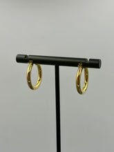 Load image into Gallery viewer, 14K Hoop Earrings
