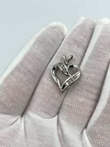 10K Diamond Heart Pendant