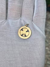 Load image into Gallery viewer, 9K Ireland Clover Pendant
