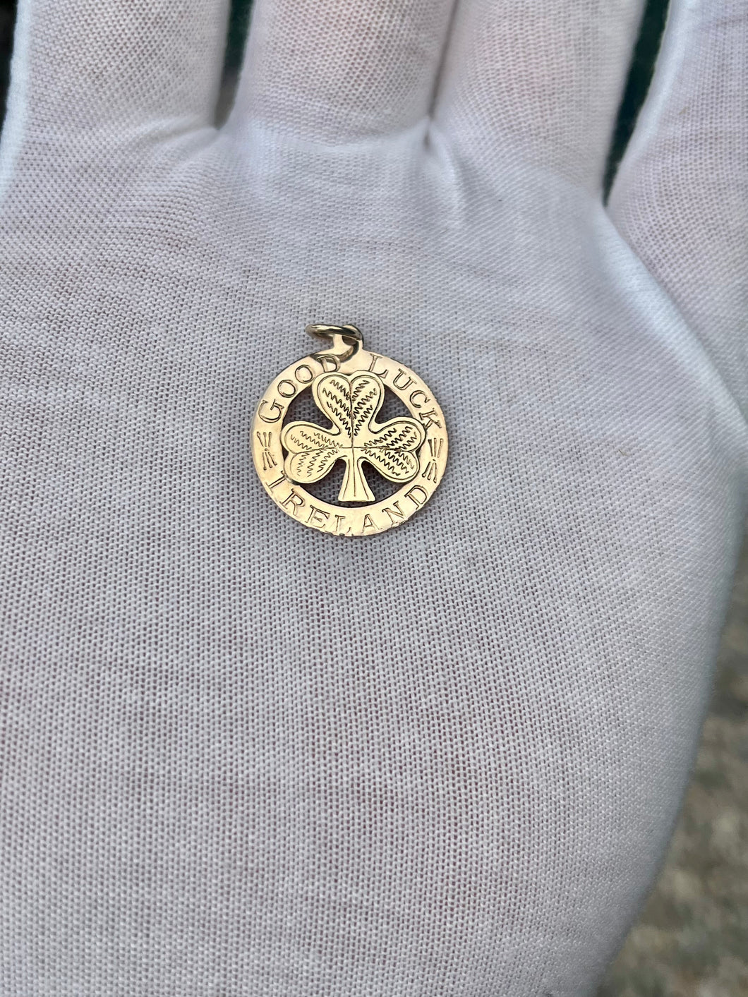 9K Ireland Clover Pendant