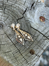 Load image into Gallery viewer, 10K Dangle Earrings

