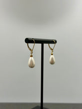 Load image into Gallery viewer, 10K Pearl Dangle Earrings

