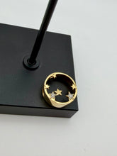 Load image into Gallery viewer, 10K Circle Star Pendant
