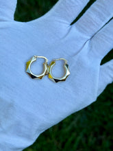 Load image into Gallery viewer, 14K Hoop Earrings
