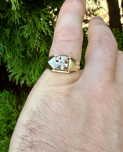 Load image into Gallery viewer, 10K Diamond ring
