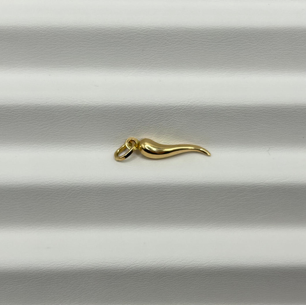 18K Cornicello Pendant