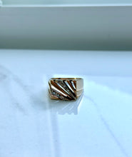 Load image into Gallery viewer, 10K Diamond Ring
